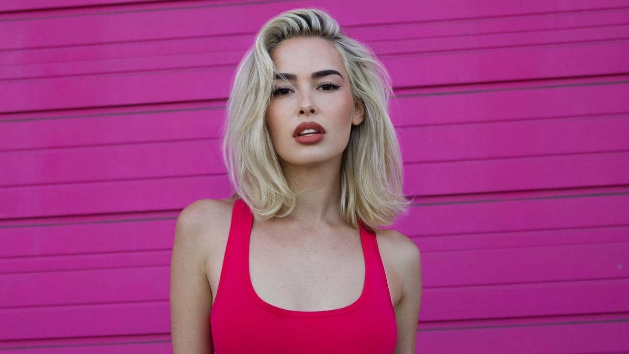 Elena Kamperi | Bio, Wiki, Age, Height, Net Worth, Dating, Facts