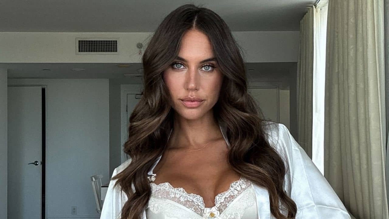 Brit Manuela | Bio, Wiki, Age, Height, Net Worth, Dating, Facts