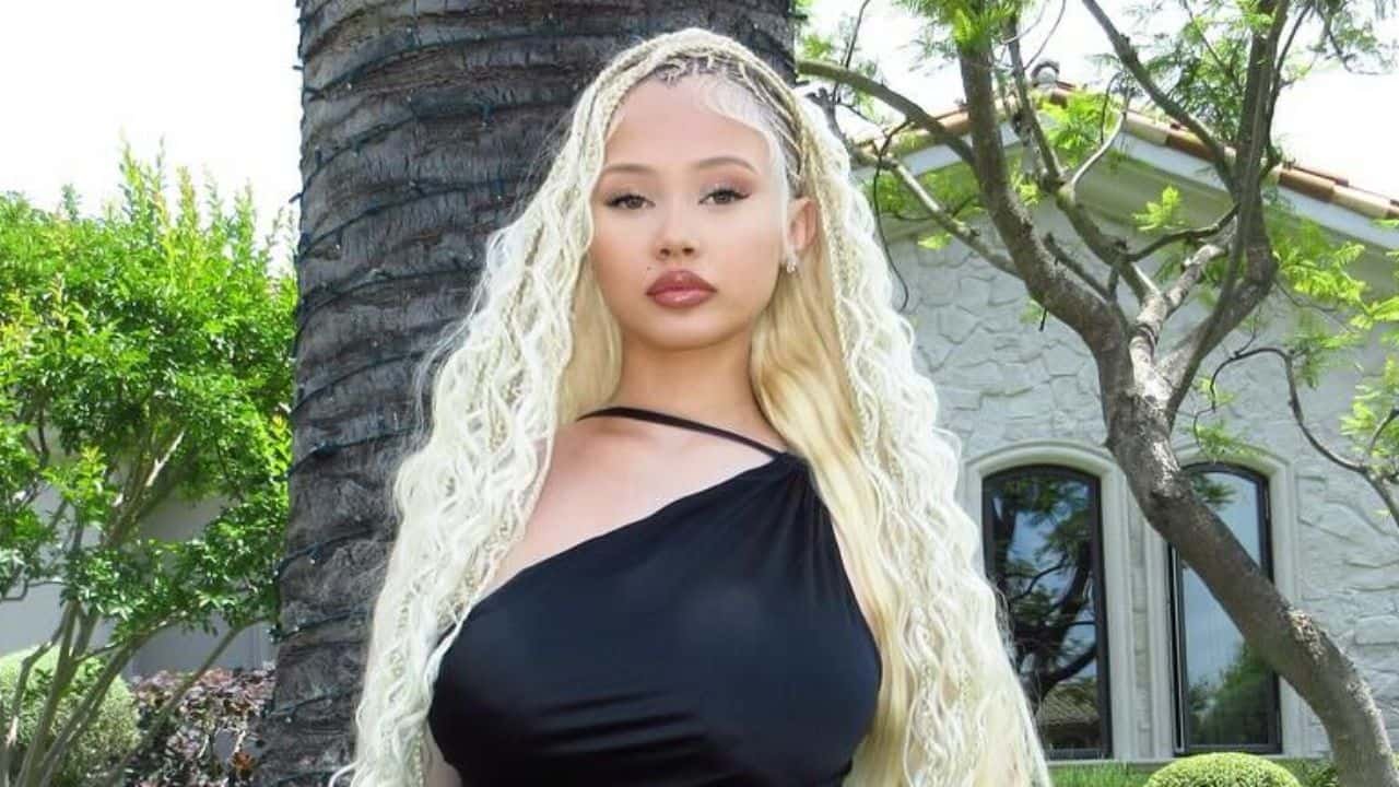 Alabama Barker | Bio, Wiki, Age, Height, Net Worth, Dating, Trivia