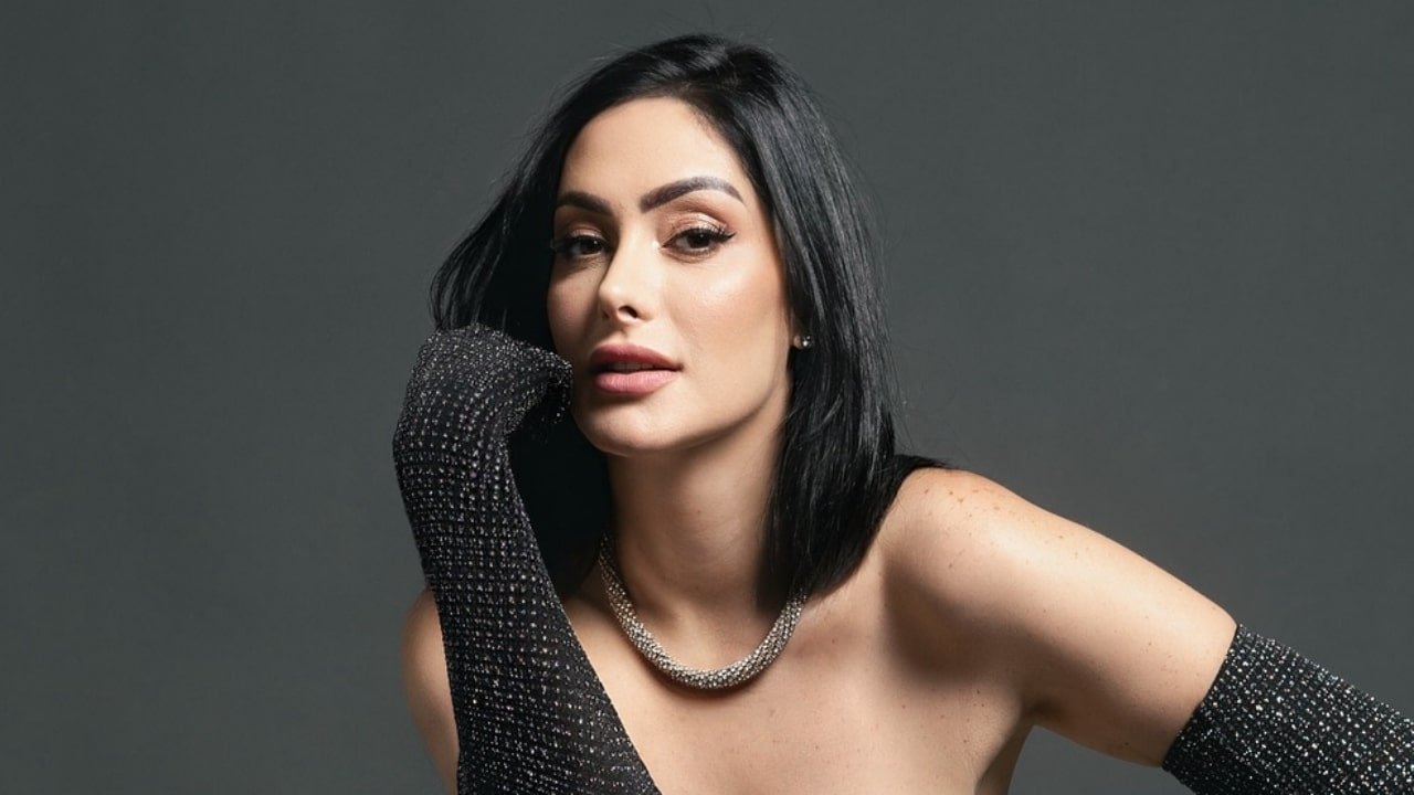 Francine Piaia | Bio, Wiki, Age, Height, Net Worth, Dating, Trivia