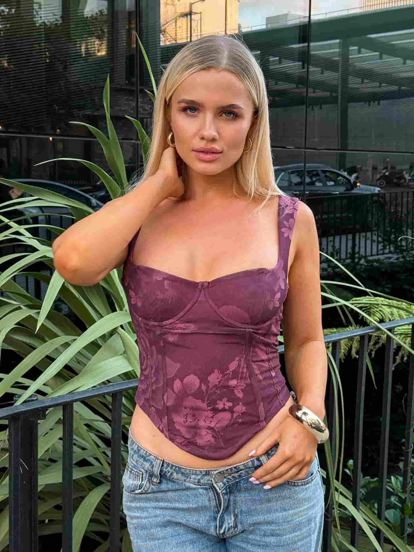 Daniella Hemsley | Bio, Wiki, Age, Height, Net Worth, Dating, Trivia