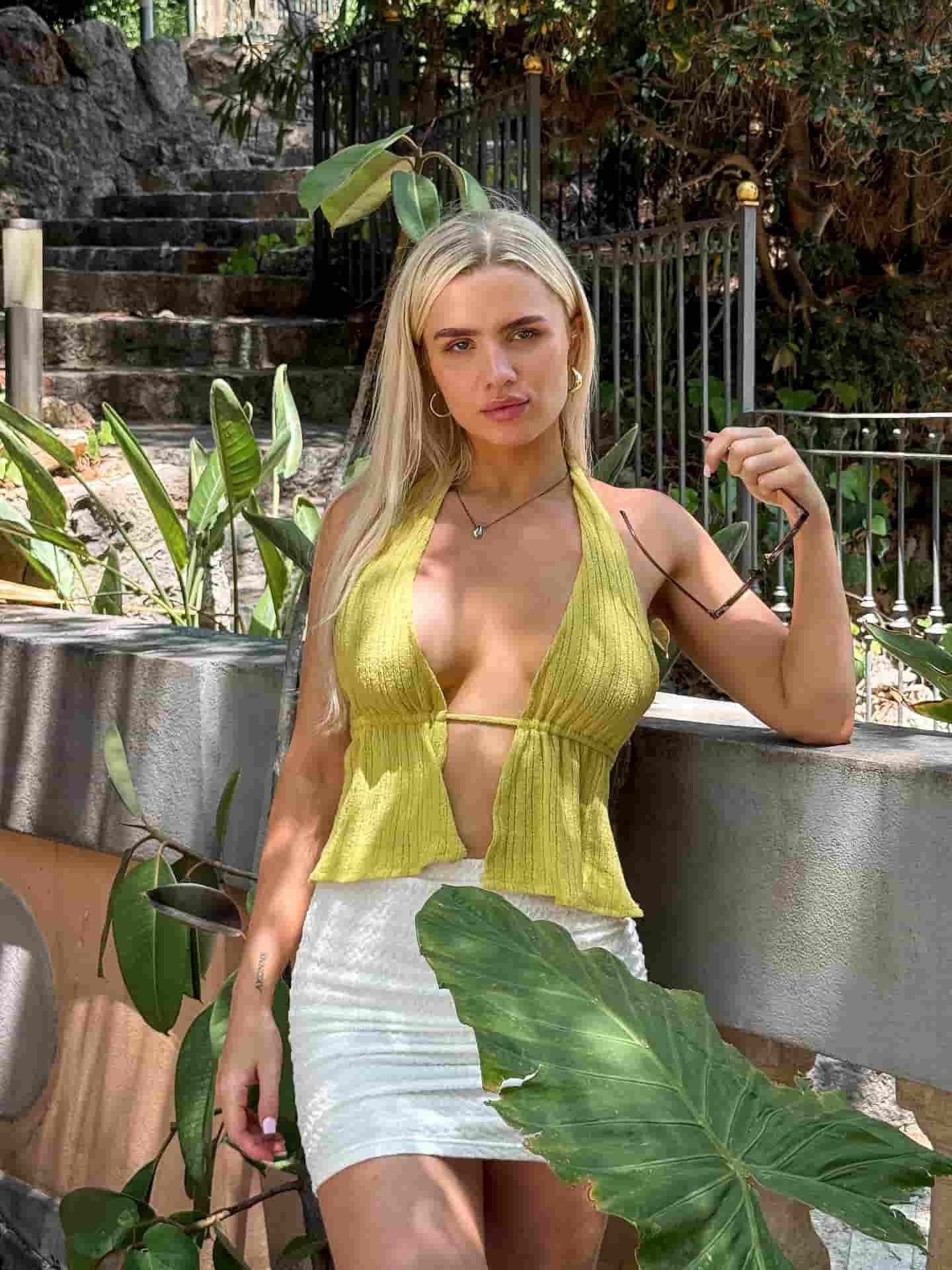 Daniella Hemsley | Bio, Wiki, Age, Height, Net Worth, Dating, Trivia