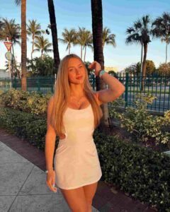 Abby Champ | Bio, Wiki, Age, Height, Net Worth, Dating, Trivia