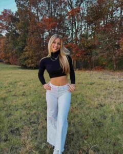 Abby Champ | Bio, Wiki, Age, Height, Net Worth, Dating, Trivia