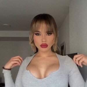 Carolina Cazadora | Bio, Wiki, Age, Height, Net Worth, Dating, Trivia