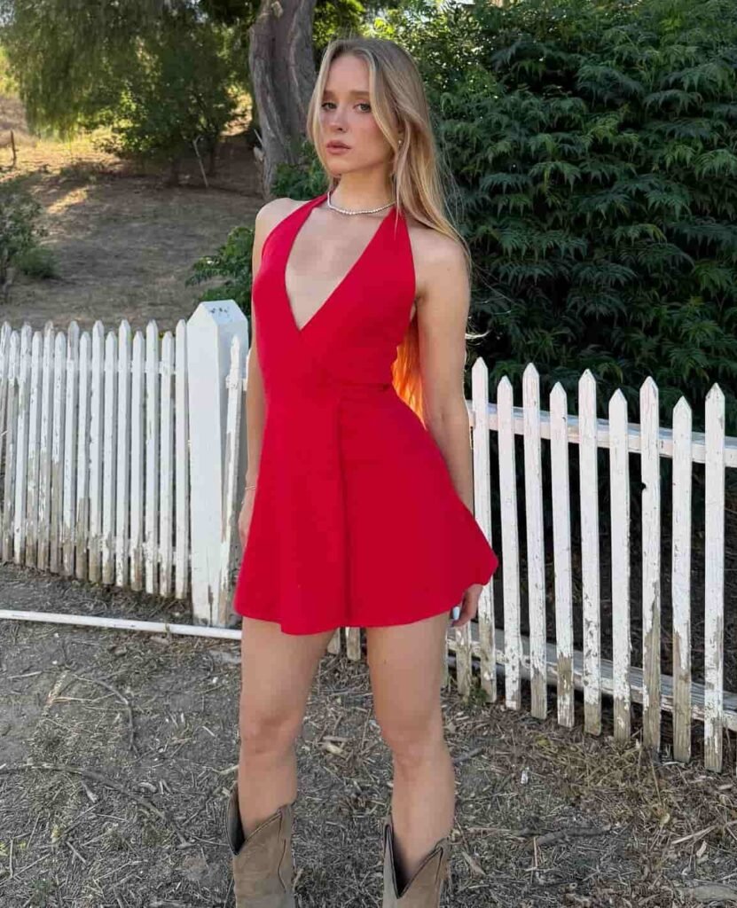 Caroline Zalog Bio, Wiki, Age, Height, Net Worth, Dating, Trivia