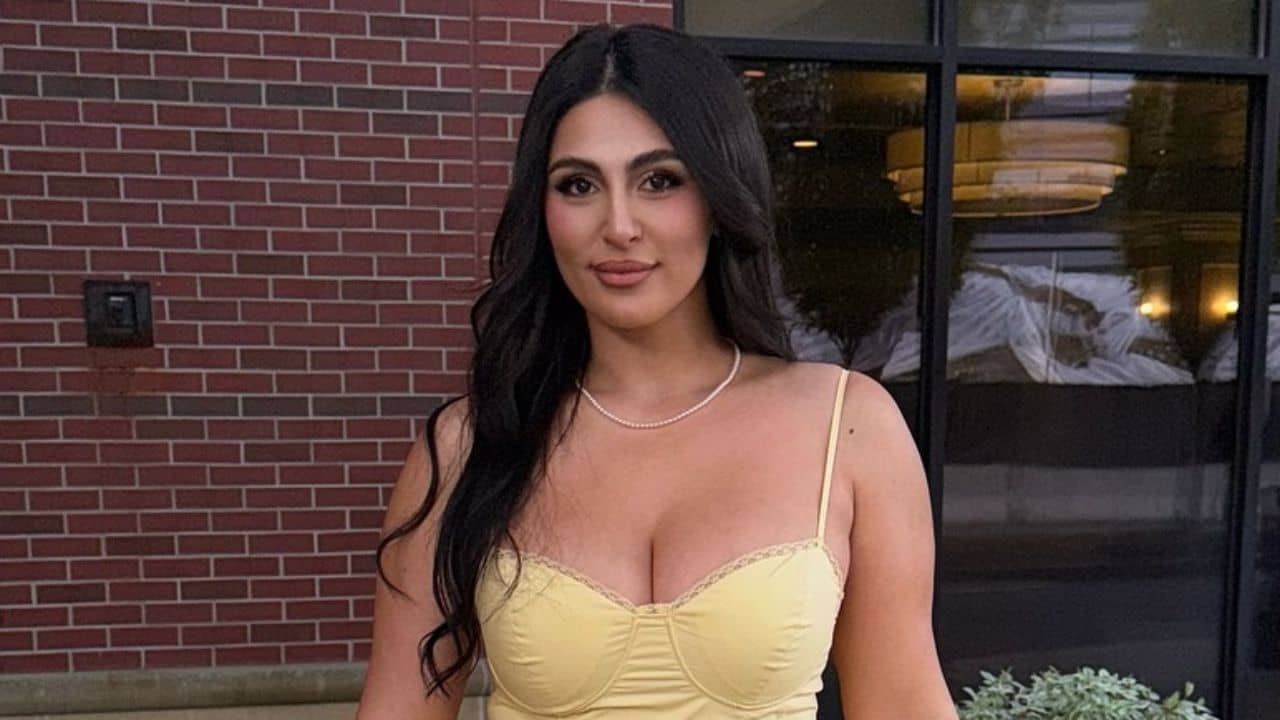 Erifili Sfakianakis | Bio, Wiki, Age, Height, Net Worth, Dating, Trivia