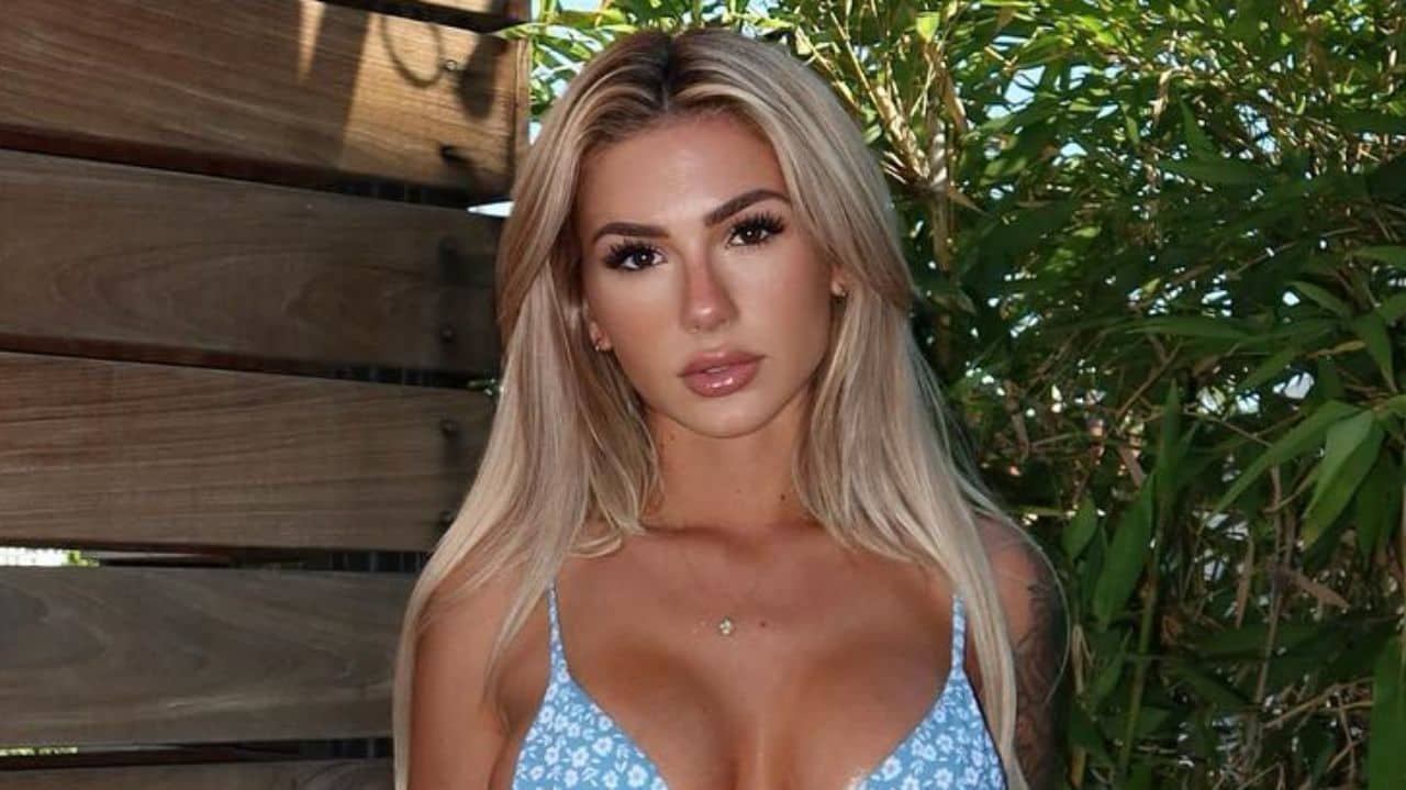 Julie Ambers | Bio, Wiki, Age, Height, Net Worth, Dating, Trivia