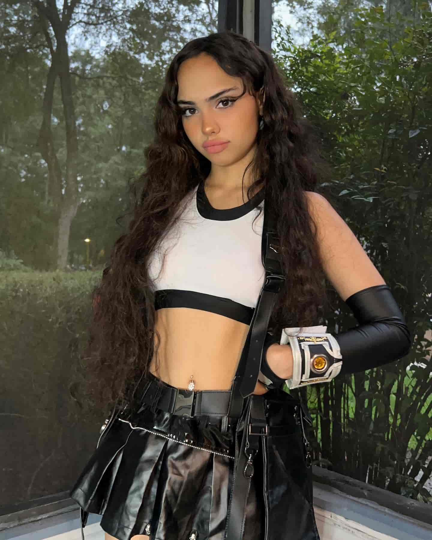 Layla Deline | Bio, Wiki, Age, Height, Net Worth, Dating, Trivia