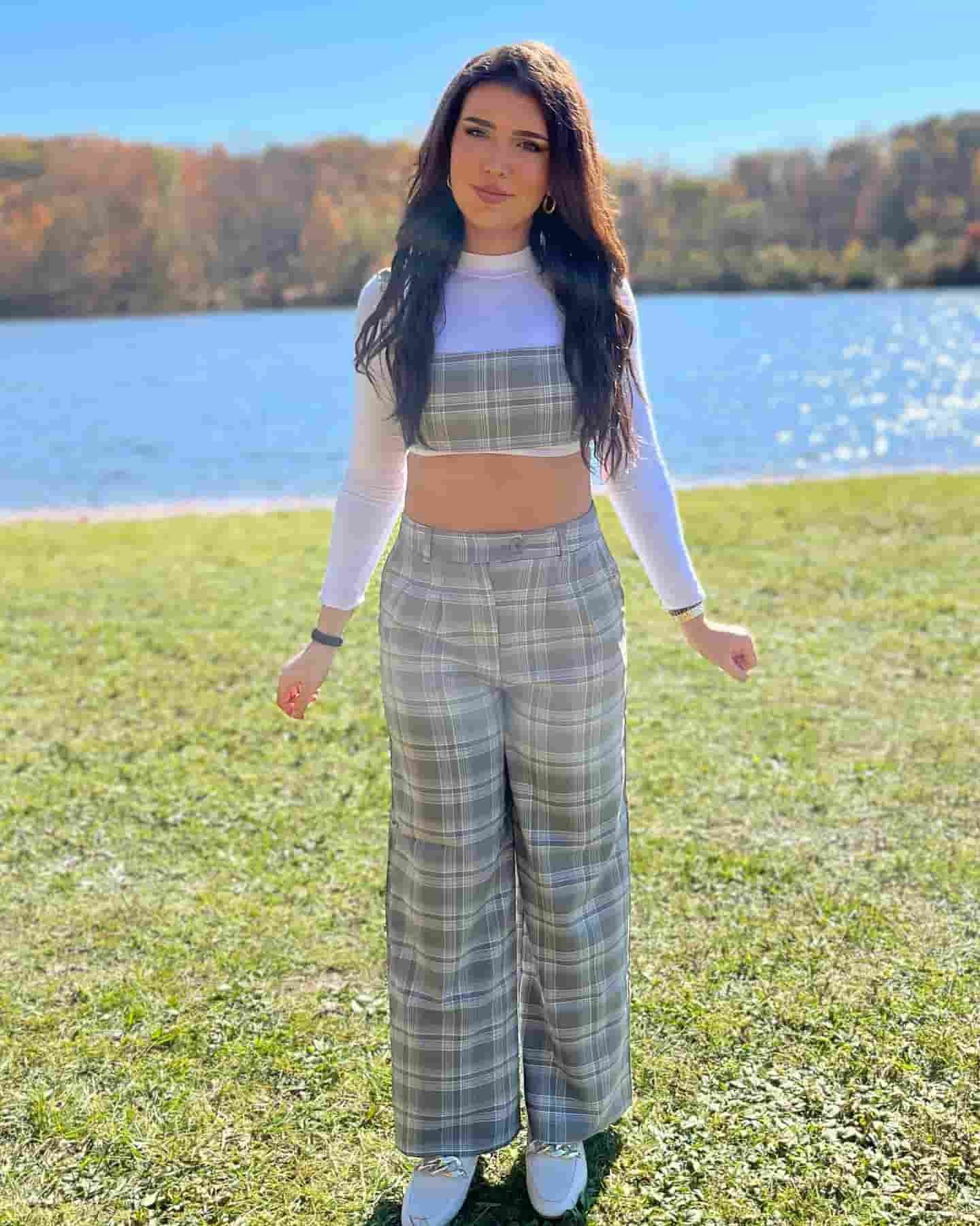 Miya Acacia | Bio, Wiki, Age, Height, Net Worth, Dating, Trivia