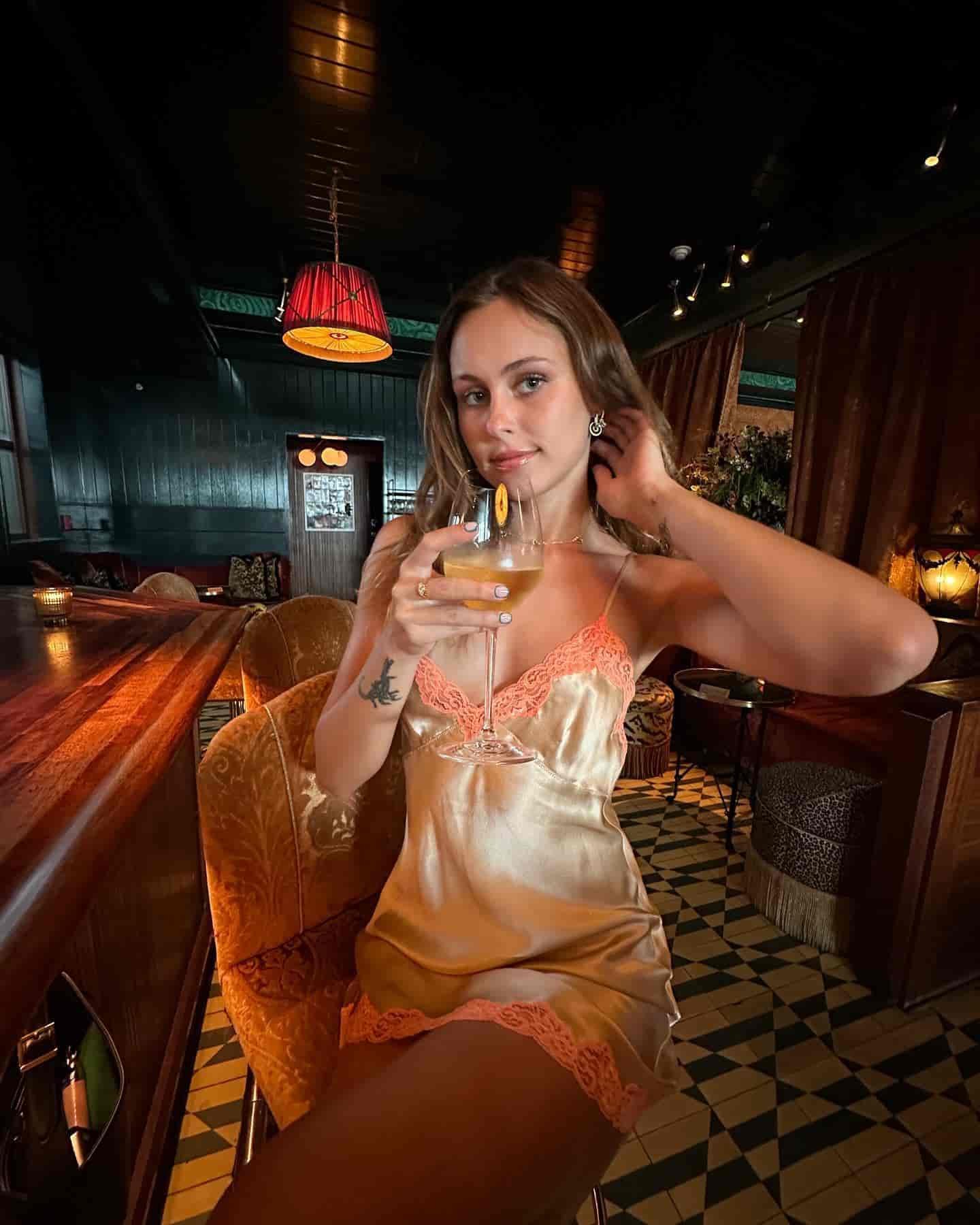 Stella Barey | Bio, Wiki, Age, Height, Net Worth, Dating, Trivia