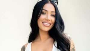 Willow Harper | Bio, Wiki, Age, Height, Net Worth, Dating, Trivia