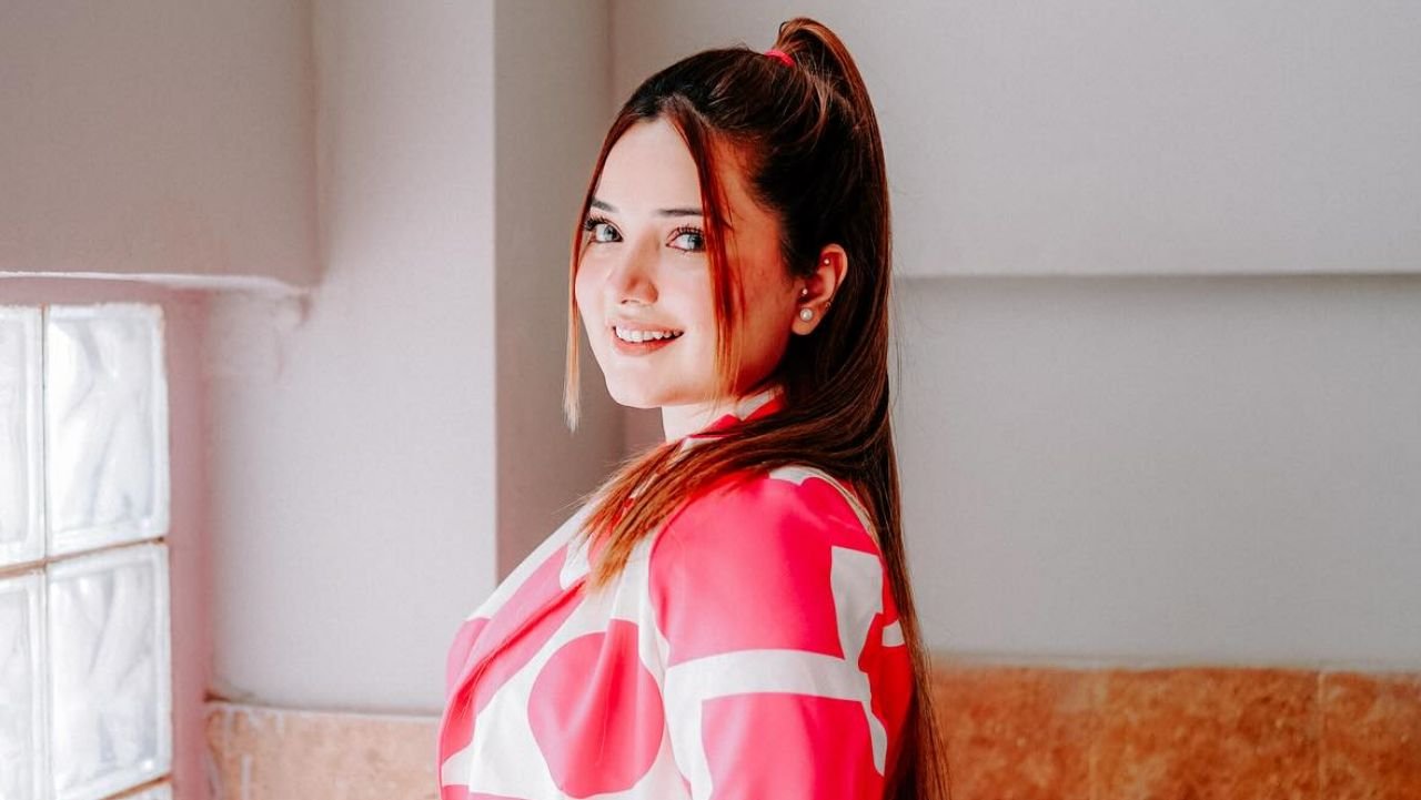 Rabeeca Khan | Bio, Wiki, Age, Height, Net Worth, Dating, Trivia