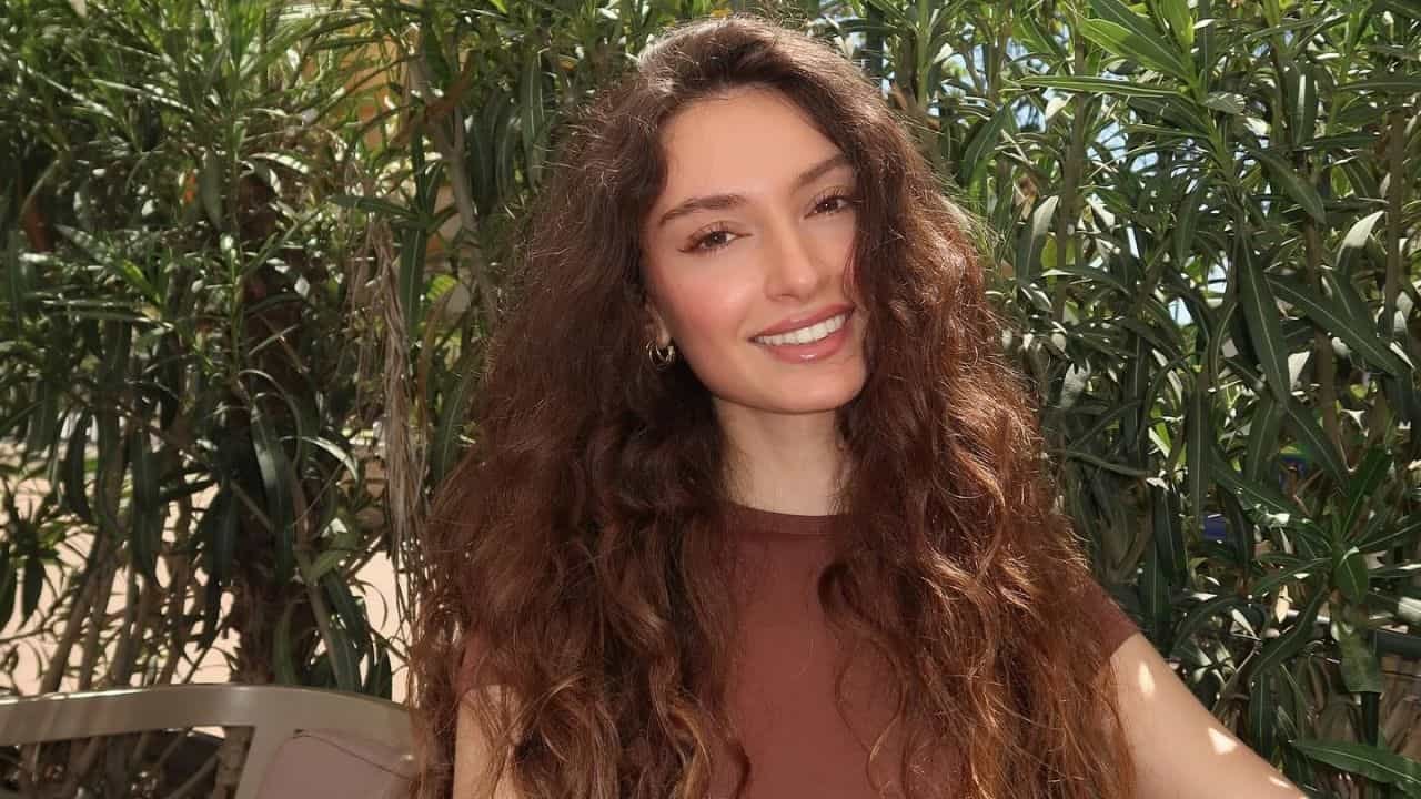 Estefania Perez | Bio, Wiki, Age, Height, Net Worth, Dating, Trivia