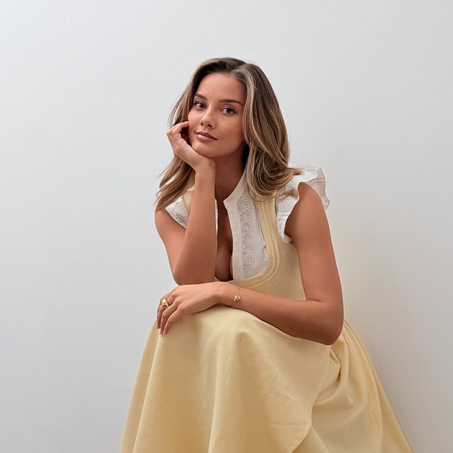 Nicola Cavanis | Bio, Wiki, Age, Height, Net Worth, Dating, Trivia