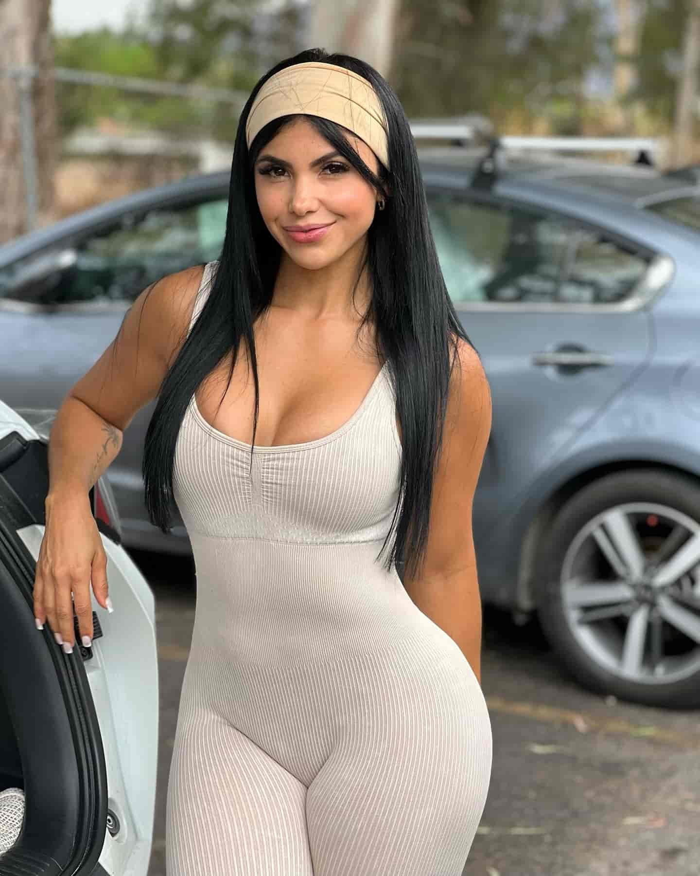 Yesli Gómez | Bio, Wiki, Age, Height, Net Worth, Dating, Trivia