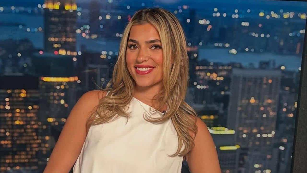 Debra Lea | Bio, Wiki, Age, Height, Net Worth, Dating, Trivia