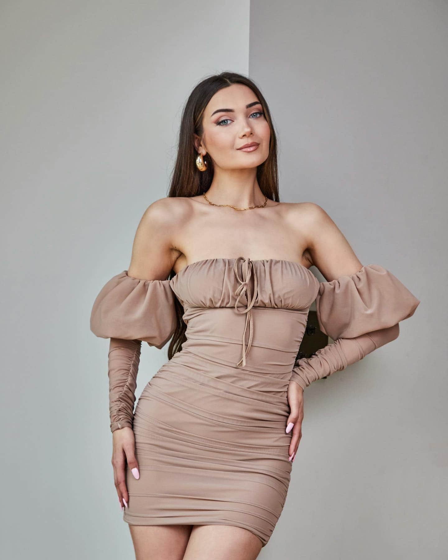 Roxxsaurus | Bio, Wiki, Age, Height, Net Worth, Dating, Trivia