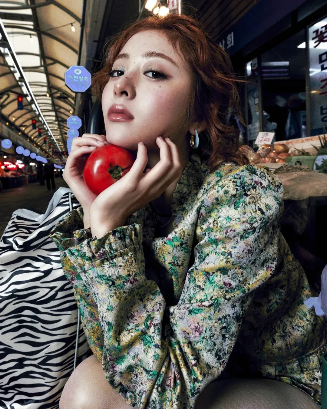 Huh Yunjin | Members, Profile, Bio, Wiki, Age, Height, Trivia, Fame