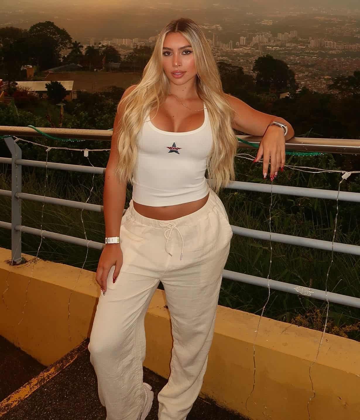 Andrea Paola Carmona | Bio, Wiki, Age, Height, Net Worth, Dating, Trivia