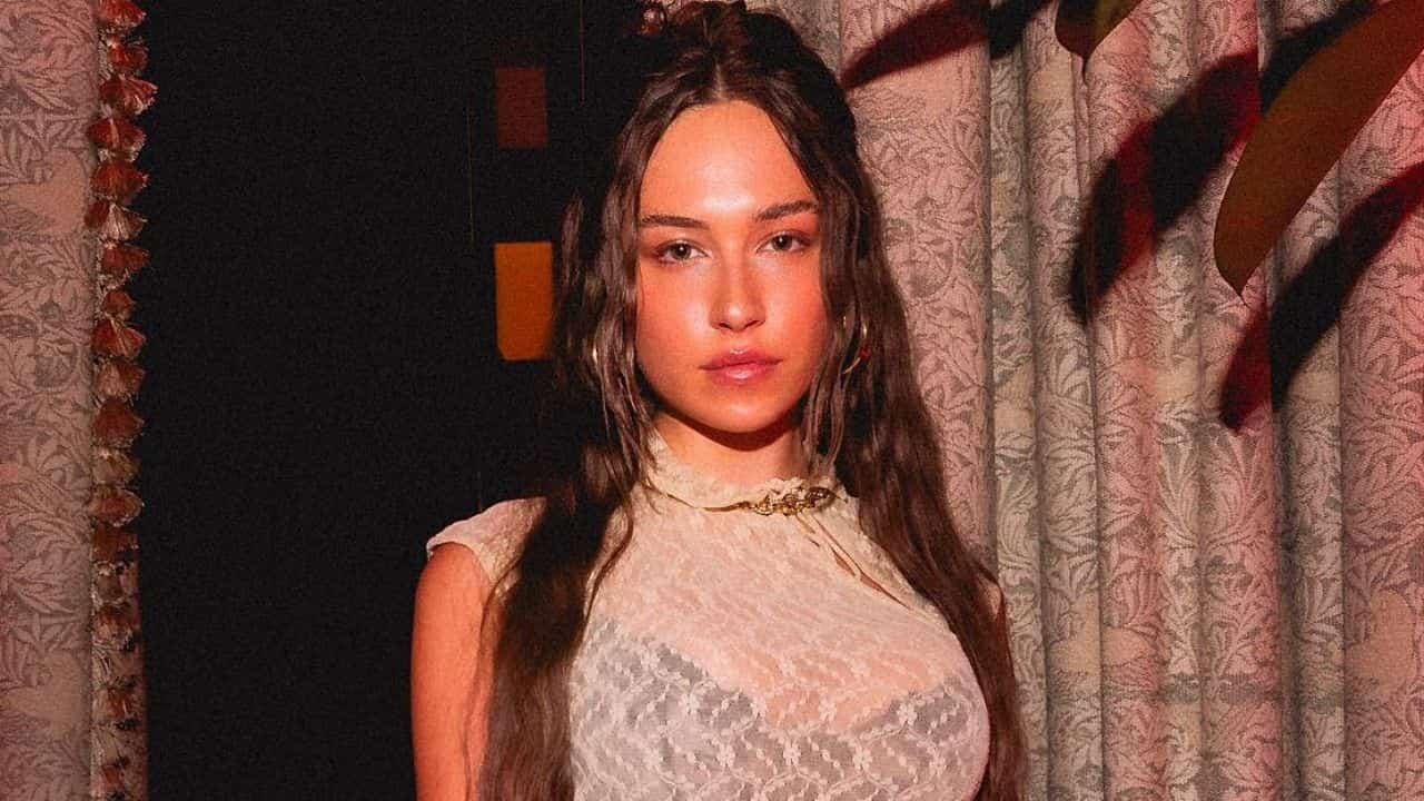 Elsie Hewitt | Bio, Wiki, Age, Height, Net Worth, Dating, Trivia